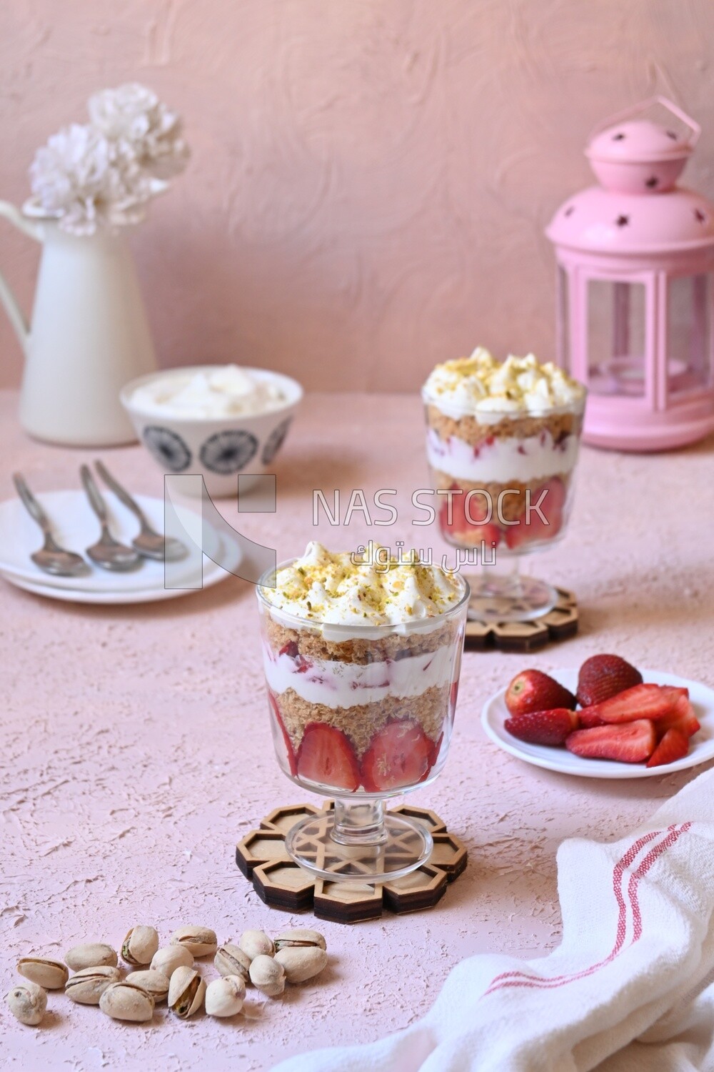 Kunafa with strawberries