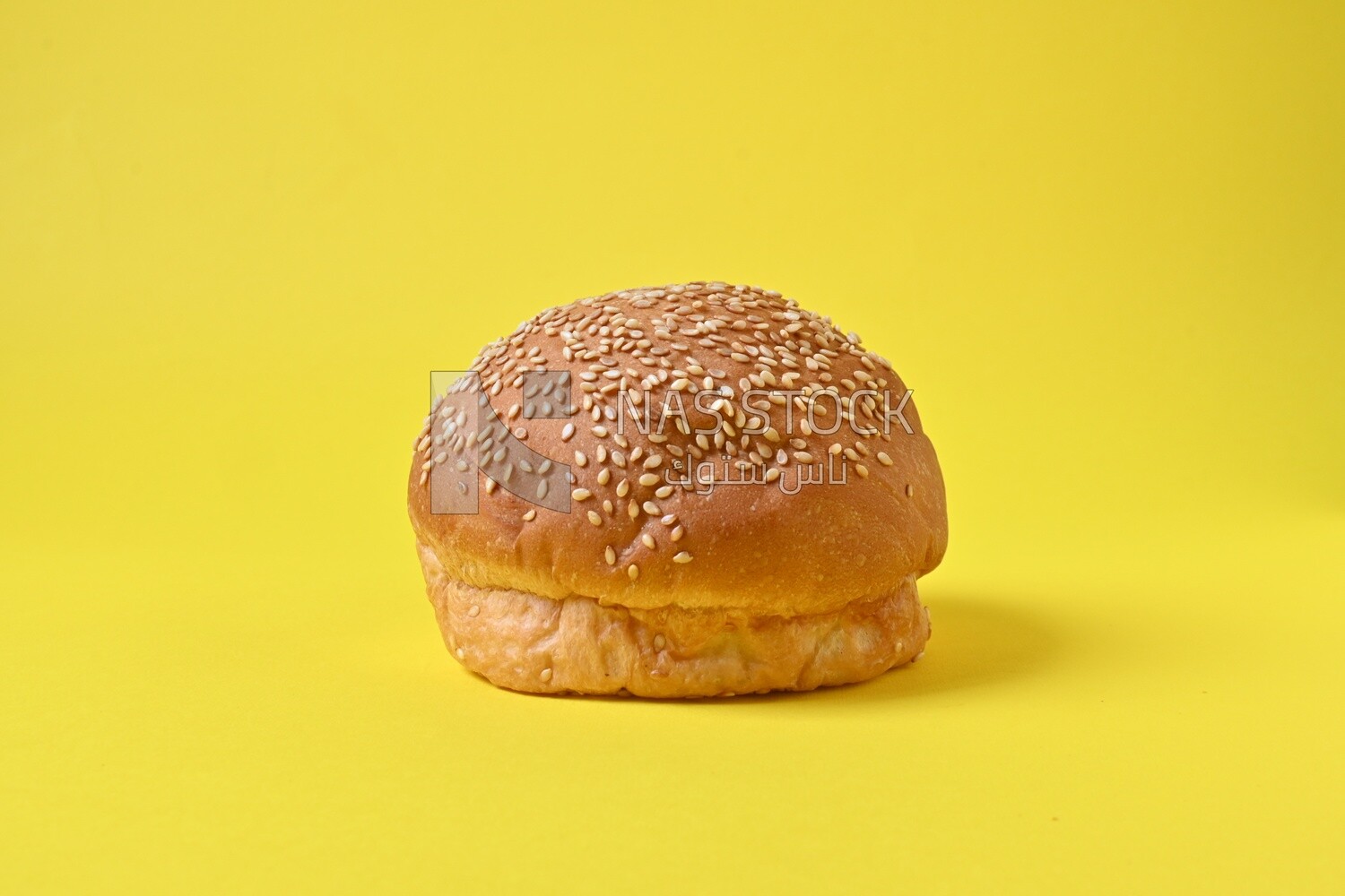 Buns with sesame seeds, fast food, Arabic restaurants, delicious food