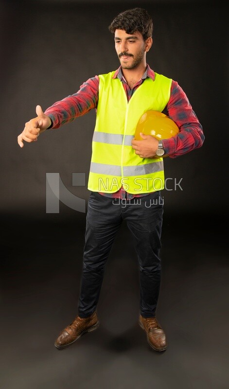 An engineer man wearing a safe jacket