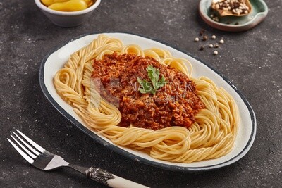 Spaghetti with minced meat and sauce