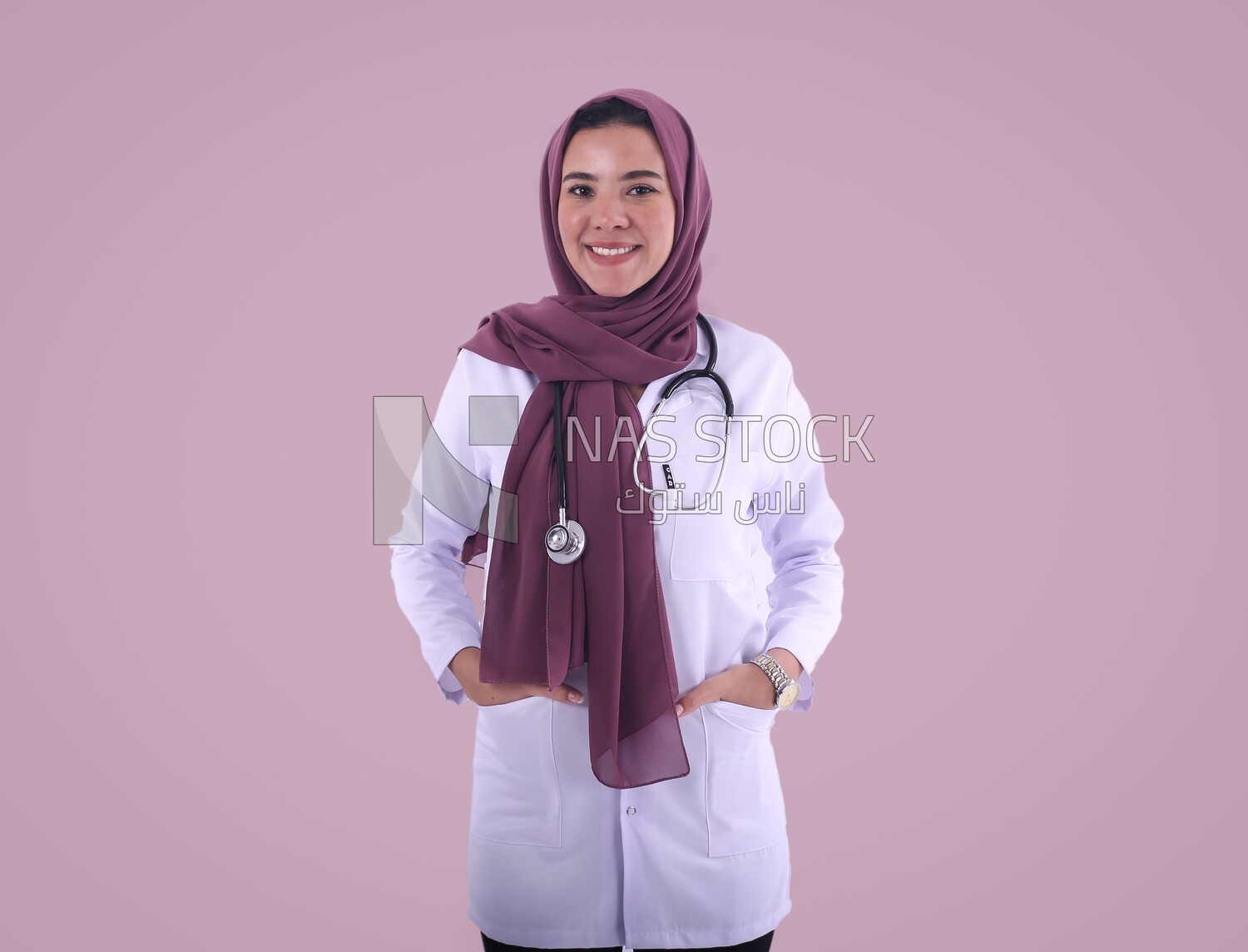 A woman doctor wearing a hijab