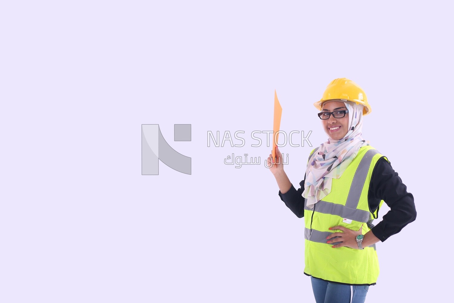 An engineer woman with hijab