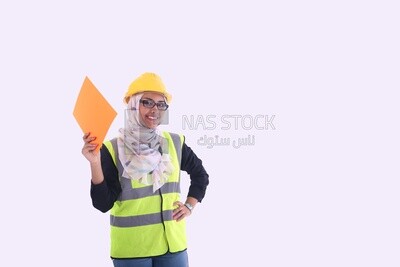 An engineer woman with hijab