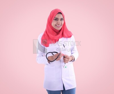 A woman doctor wearing a hijab