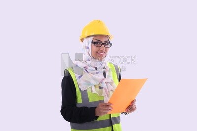 طبيبة ترتدى حجاب