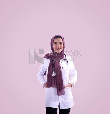 طبيبة ترتدى حجاب