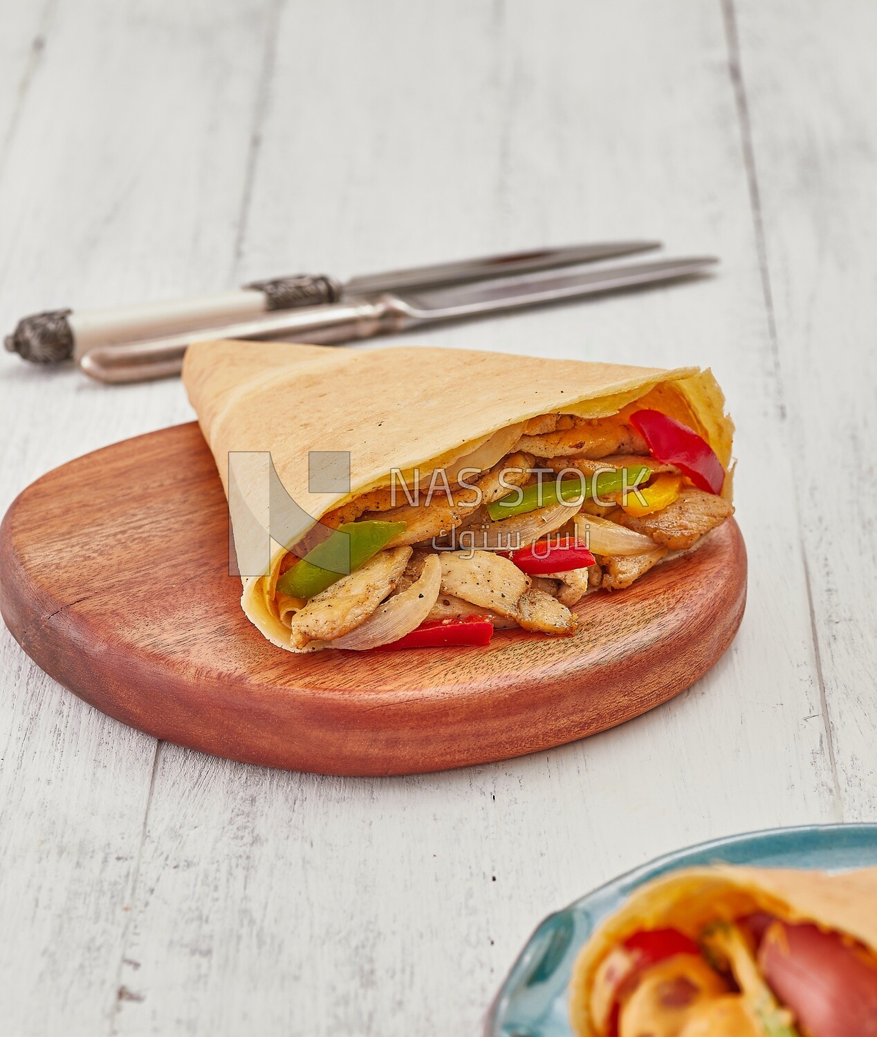 Grilled chicken crepe with pepper and vegetables