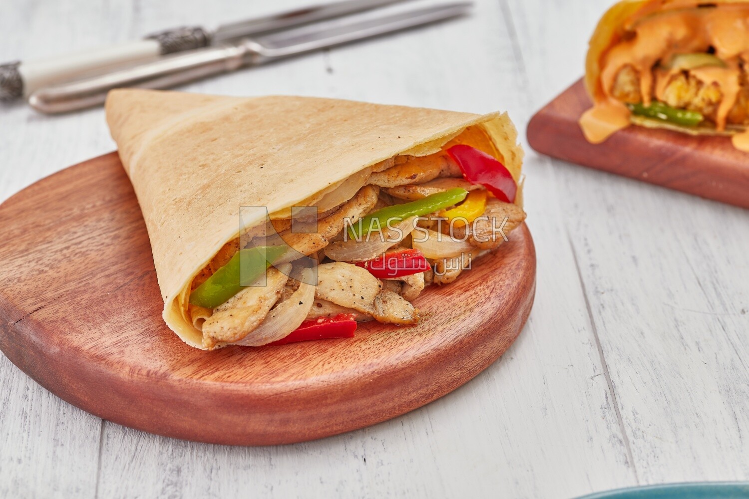 Grilled chicken crepe with pepper and vegetables