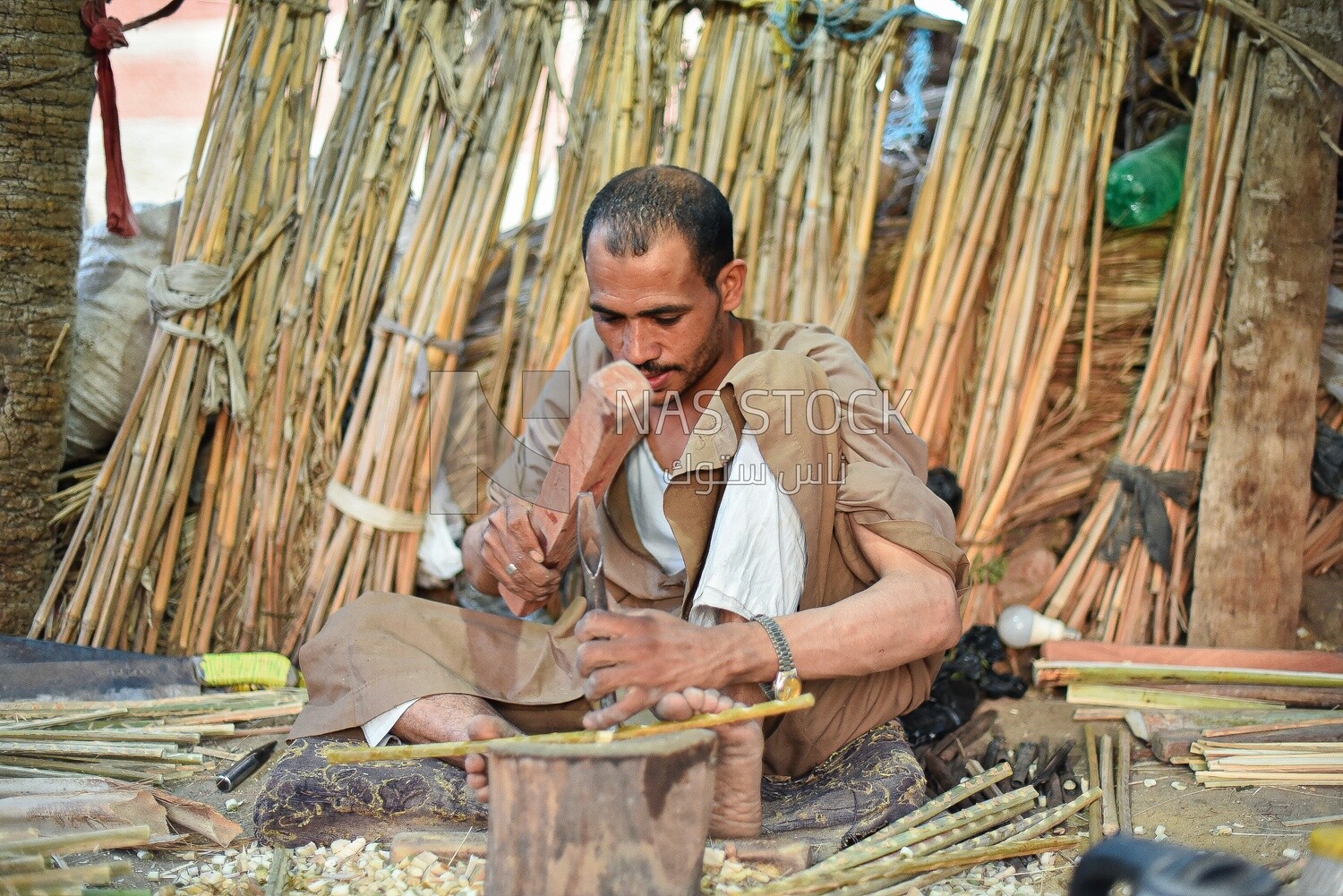 Egyptian craftsman working in the wicker industry