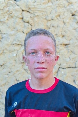 شاب  مصرى من سيوة ذو ملامح فاتنة الجمال