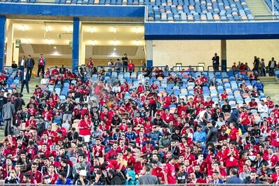 مشجعو فريق النادى الاهلى  المصرى فى المدرجات