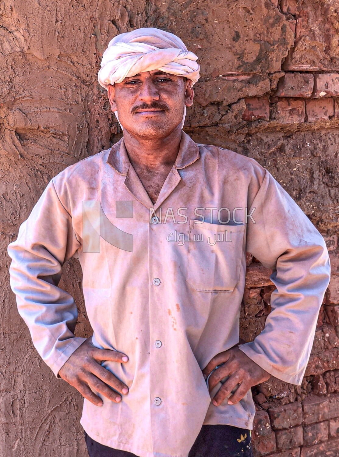 Craftsman working in the red brick industry