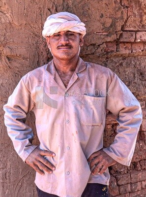 Craftsman working in the red brick industry