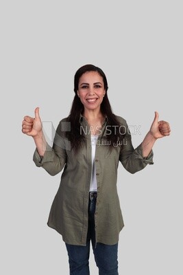 woman showing the nod of approval in sign language
