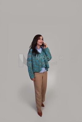 girl talking on the phone