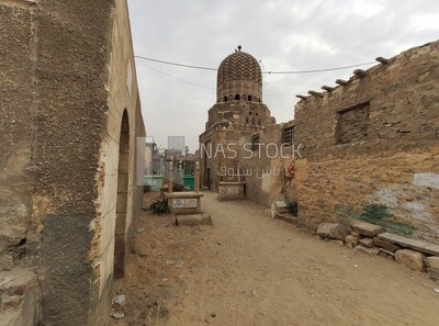 بعض المقابر في مدينة الموتى بمصر