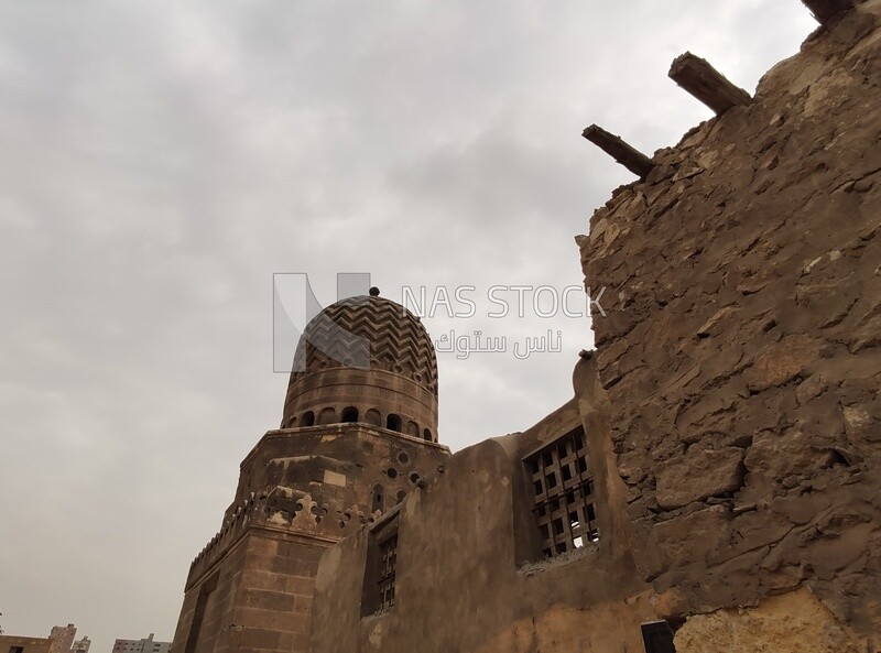 Picture of the dome at the top of one of the tombs in the City of the Dead