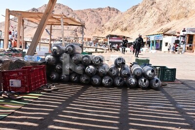 Group of oxygen tubes for diving