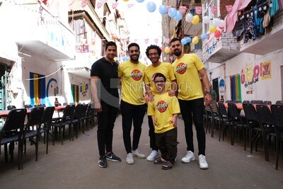 Photo of men organizing the event of iftar Matareya, Ramadan Kareem, preparing their iftar