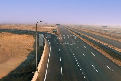Picture of a crossroads on the desert road