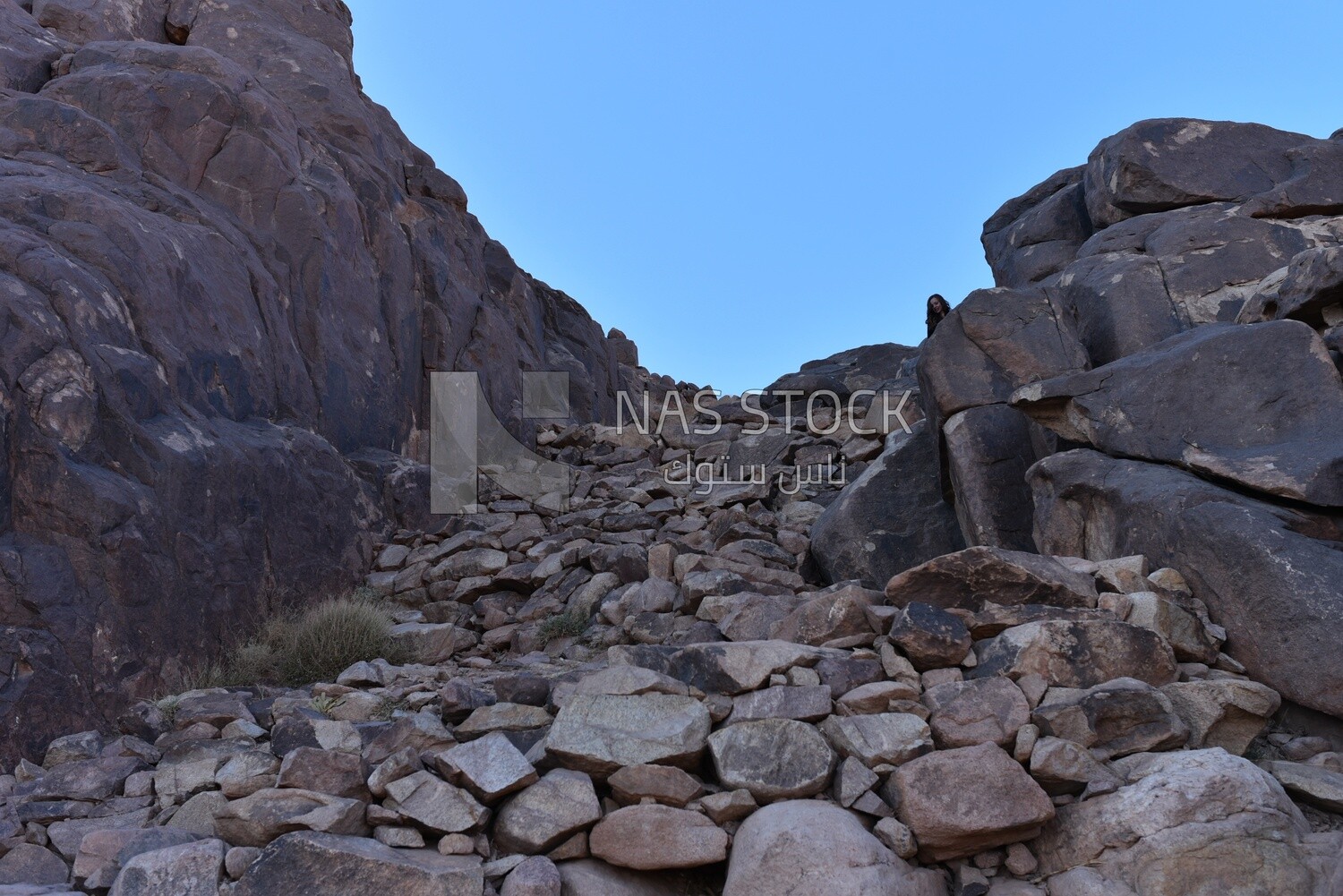 Rocky path between the mountains