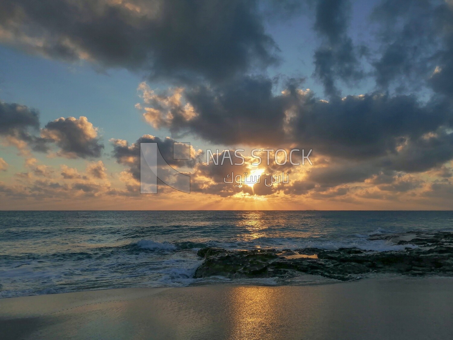 Scenic View of a Beach during Sunset, sea, sun