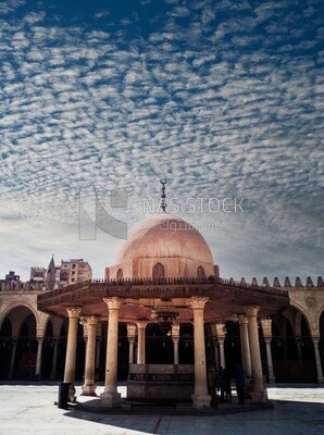 The Mosque of Amr ibn al-a&#39;as, Tourism in Egypt, Famous landmarks in Egypt