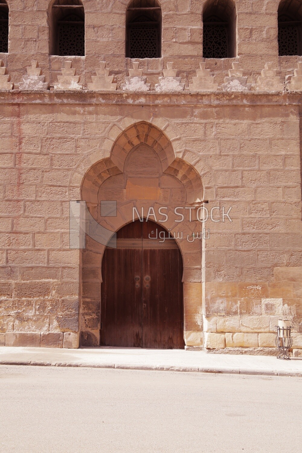 One of the doors of the Caliph mosques, worship and getting closer to God, the call for Muslims to pray, landmarks of the Prophet’s Mosque, and Islamic world tourism
