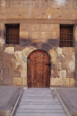 One of the doors of the Caliph mosques, worship and getting closer to God, the call for Muslims to pray, landmarks of the Prophet’s Mosque, and Islamic world tourism