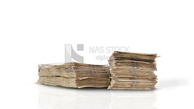 الكثير من المال على الطاولة