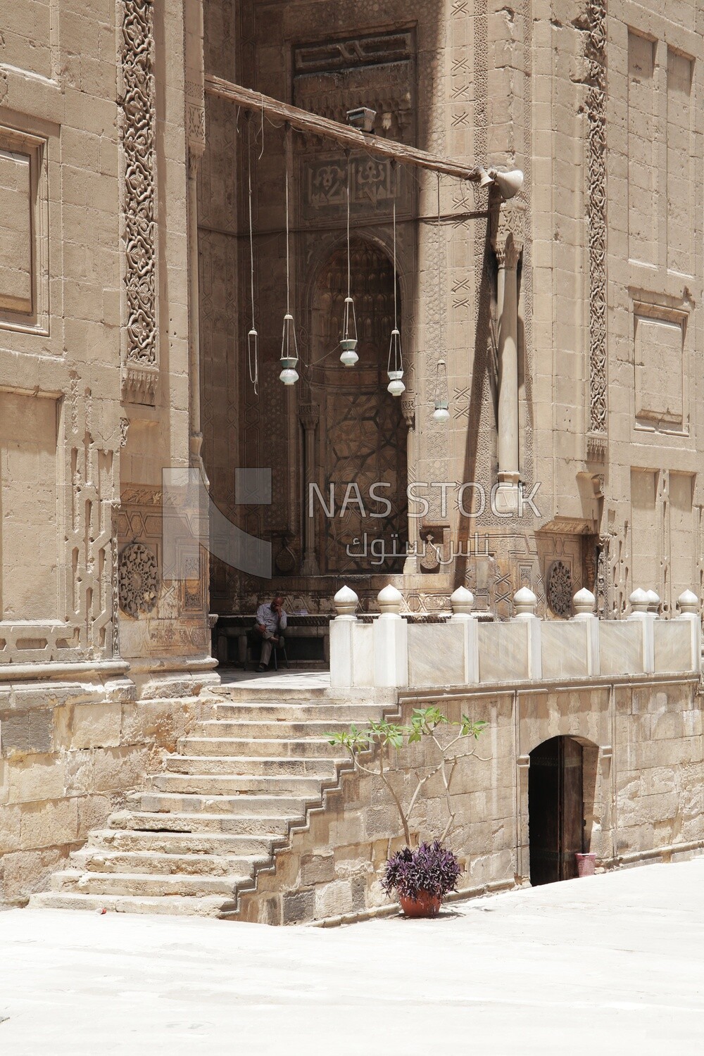مدخل مسجد مدرسة السلطان حسن ، مجمع السلطان حسن ، السياحة في مصر