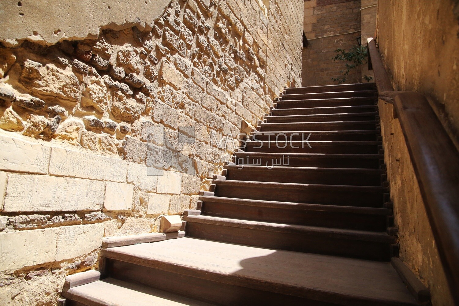 The stairs leading to the Beshtak Palace, History, Ancient palace