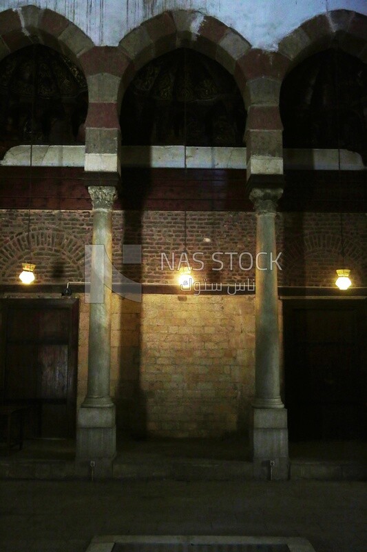 The Beshtak Palace, History, Ancient palace