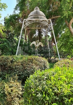 Sitting area in the Giza Zoo, Nature, Animals