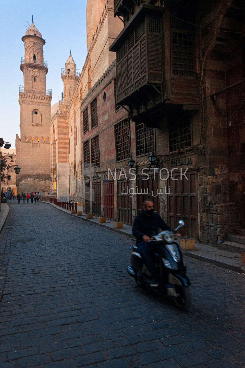 Al-Muizz Li-Din Allah in Fatimid Cairo