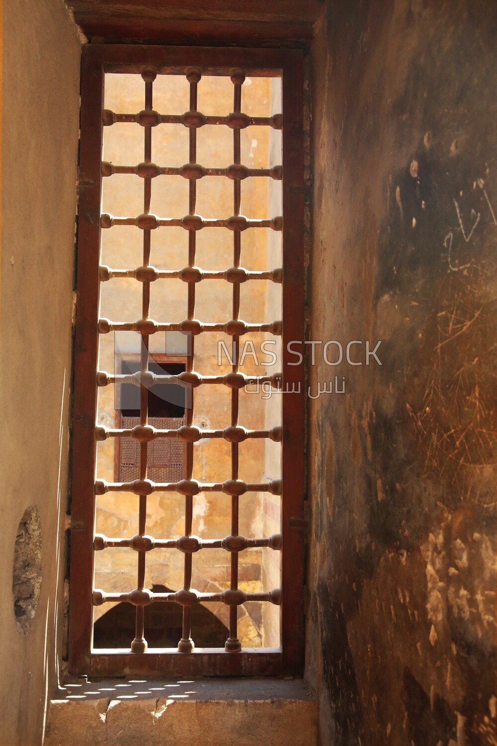 Islamic window wooden engraving of the Beshtak Palace, History, Ancient palace