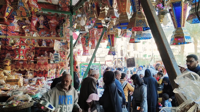 Egyptian shop sells Ramadan lanterns