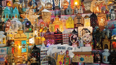 Egyptian shop sells Ramadan lanterns