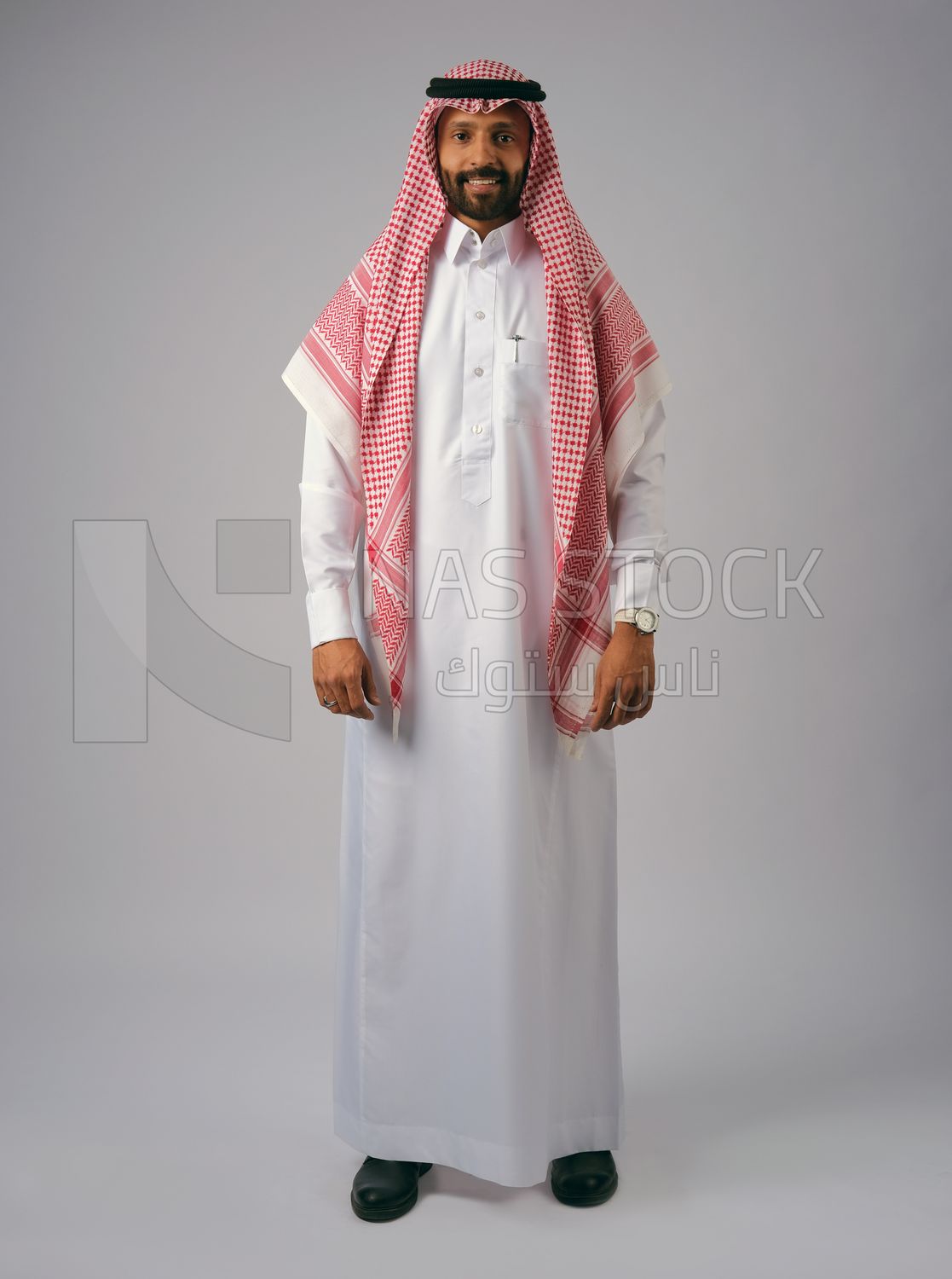 Gulf man wearing Saudi dress