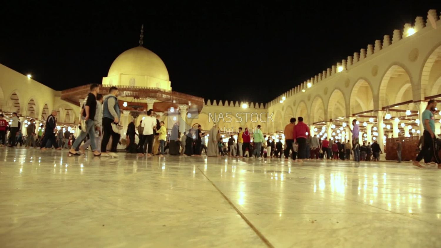 People in Amr ibn Al-A&#39;as Mosque