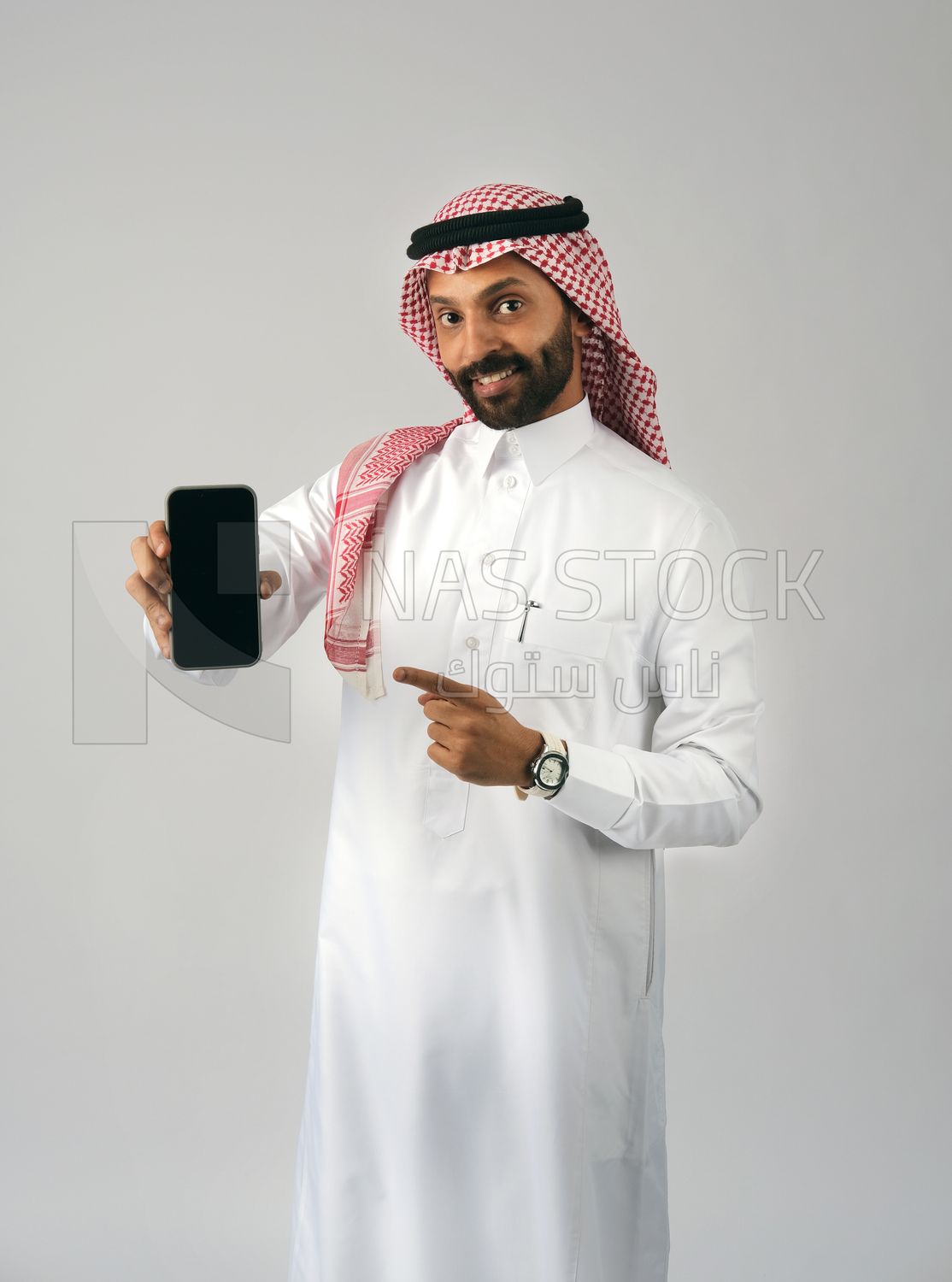 Gulf man holding a phone