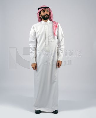 Gulf man in Saudi dress and shemagh