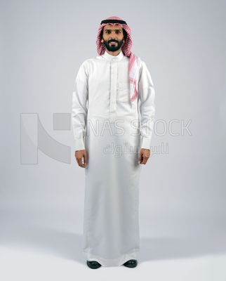 Gulf man in Saudi dress and shemagh