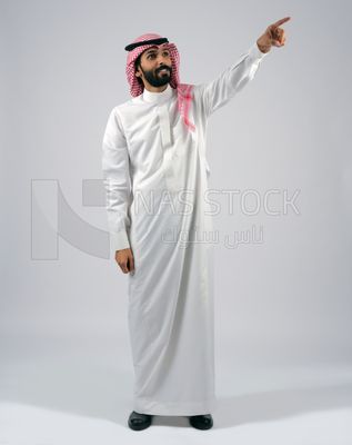 Gulf man in Saudi dress and shemagh