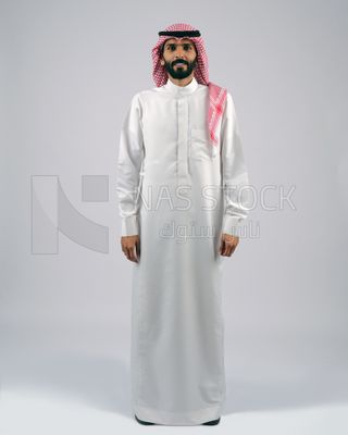 Gulf man in Saudi dress and shemagh