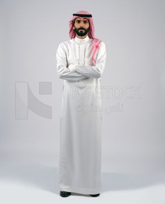 Gulf man in Saudi dress and shemagh