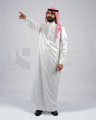 Gulf man in Saudi dress and shemagh