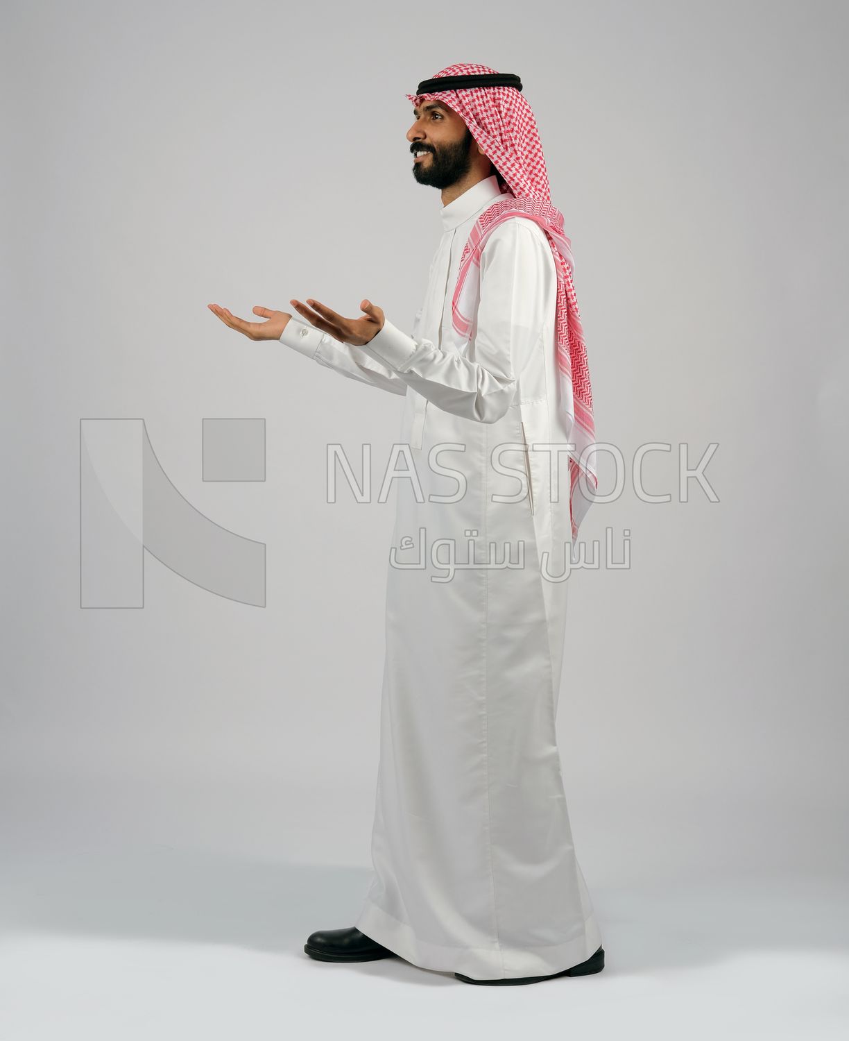 Arab Gulf man in Saudi dress