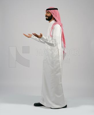 Arab Gulf man in Saudi dress