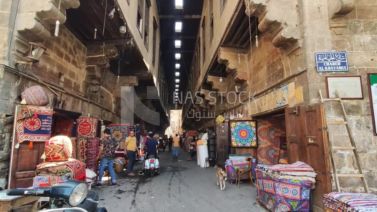 Al-Khayameya Street in one of Cairo&#39;s districts